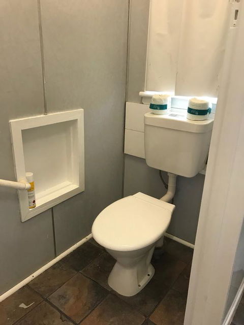 O'Shea's Royal Hotel - Accommodation Perth 3