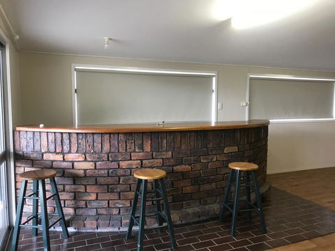 O'Shea's Royal Hotel - Accommodation Perth 2