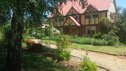 Oaktree Guest House - Accommodation Perth 0