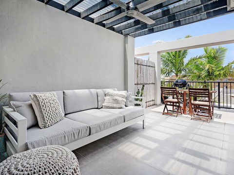 Oasis By The Sea - Accommodation Perth 2