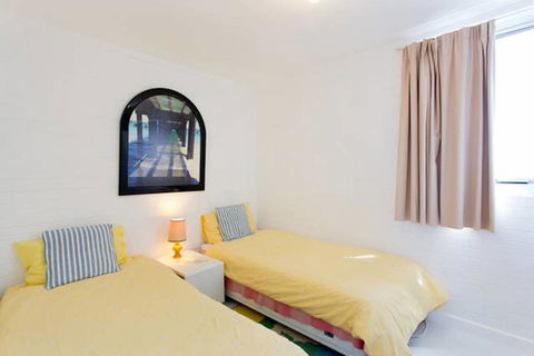 Ocean Harbour Views - Accommodation Perth 3
