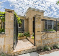 Ocean Keys Cottage - Free WiFi - Accommodation Perth