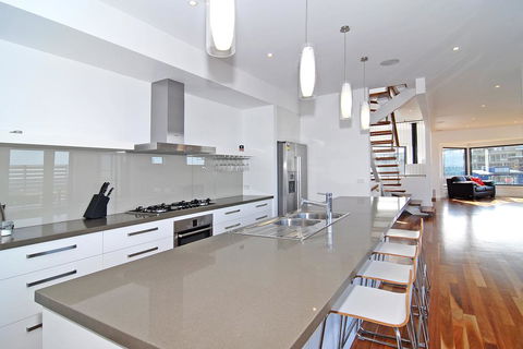 Ocean View: Luxury Beachfront - Perth Resorts 2