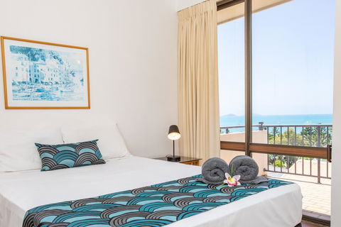 OCEAN VIEWS 10 - Accommodation Perth 0