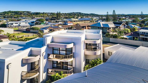OCEAN WAVES - WiFi - Accommodation Perth 0