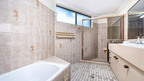 OCEAN WAVES - WiFi - Accommodation Perth 1