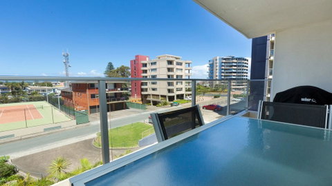 Oceanic 10 -On Forster Main Beach! - Accommodation Perth 3