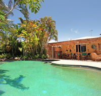 Okinja 71 - Tropical 4 BDRM Home with Pool - Accommodation Perth