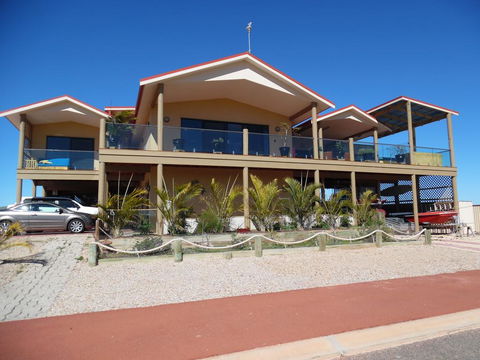 On The Deck @ Shark Bay - Accommodation Perth 3