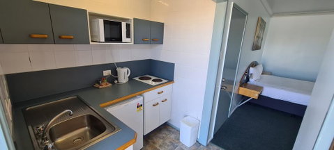 Oscar Motel - Accommodation Perth 2
