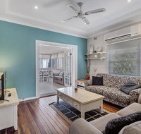 Oscars Pet Friendly Beach House 14 Tomaree Road - Accommodation Perth