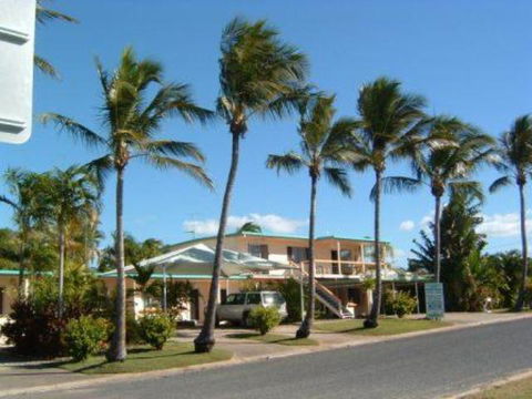 Palm View Holiday Apartments - Accommodation Perth 0