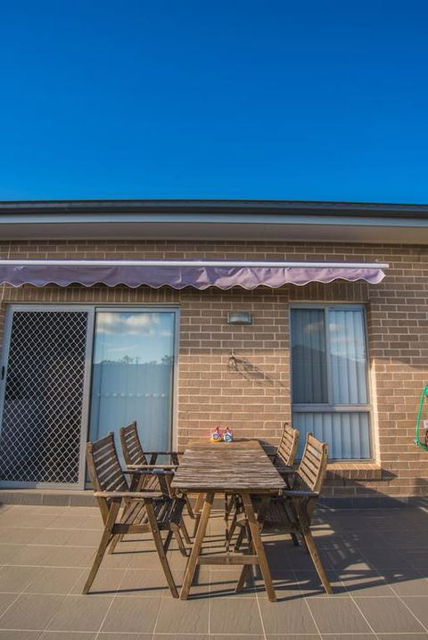 PEACEFUL 2Kingbed RootyHill Townhouse Near Station - Accommodation Perth 3