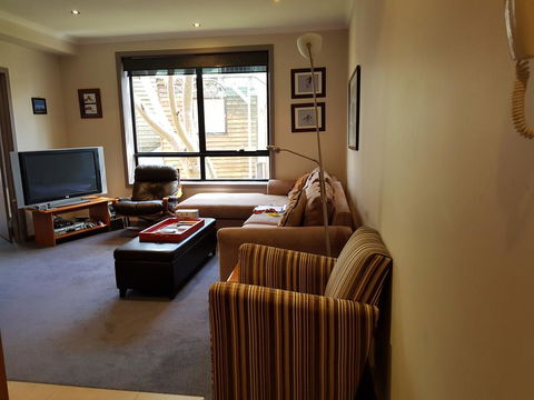 Peak 105 - Accommodation Perth 2