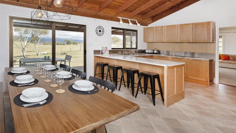 Peak View House - Accommodation Perth 0