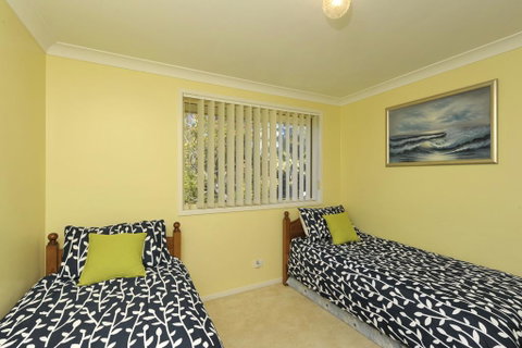 Pebble Parade,1/8 - Accommodation Perth 2