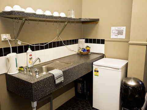 Peden's Hotel - Accommodation Perth 3