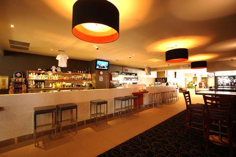 Peden's Hotel - Accommodation Perth 2