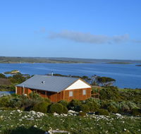 Pelican Lagoon Cabin - Perth Resorts