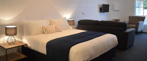 Penguin Seaside Motel - Accommodation Perth 0