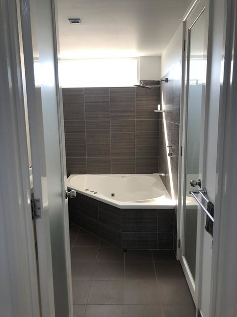 Penthouse Bendigo - Perth Resorts 3