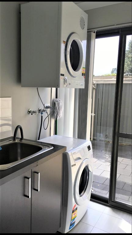 Perth Urban Vacation Home - Close To City & Airport - Accommodation Perth 3