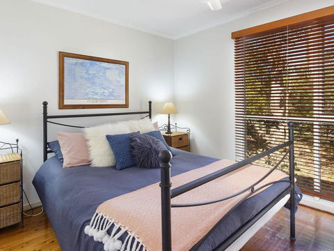 Pet Friendly - Bennetts Beach Cottage - Perth Resorts 1
