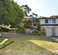 Pet Friendly Lentara St 10 - Fingal Bay - Accommodation Perth