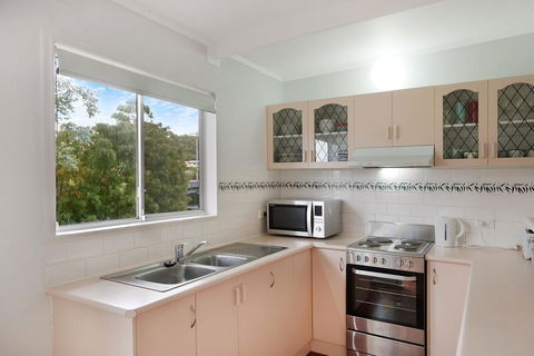 Pet-friendly Beach House @ Kianga - Accommodation Perth 2