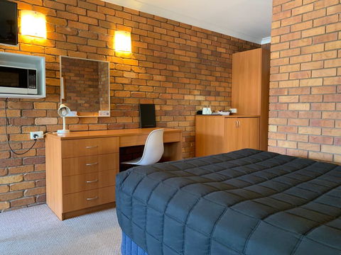 Peter Allen Motor Inn - Accommodation Perth 0