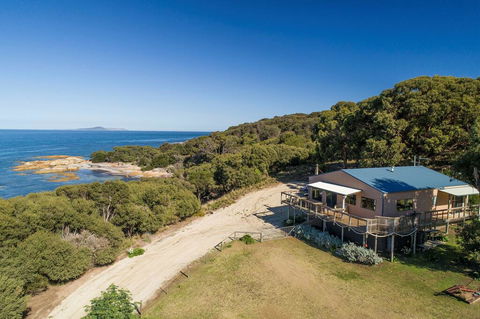 Pine Scrub Beach House - Accommodation Perth 0