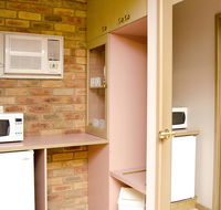 Pines Country Club Motor Inn - Accommodation Perth