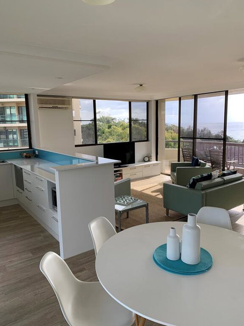 Pinnacle, Unit 701, 45-49 Head Street - Accommodation Perth 3