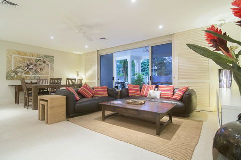 Plantation 2 - Absolute Beachfront - Accommodation Perth 2