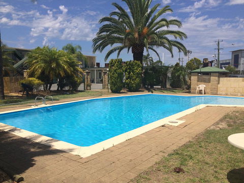 Platinum Motel - Perth Resorts 0