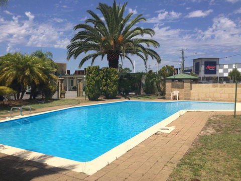 Platinum Motel - Perth Resorts 1