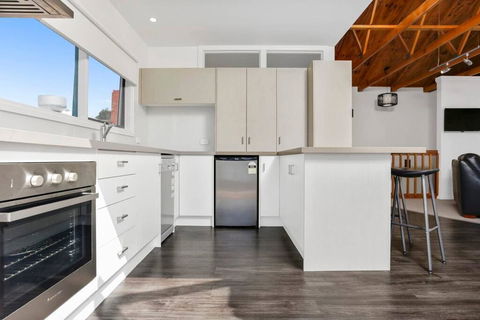 Port Central No 2 - Accommodation Perth 2