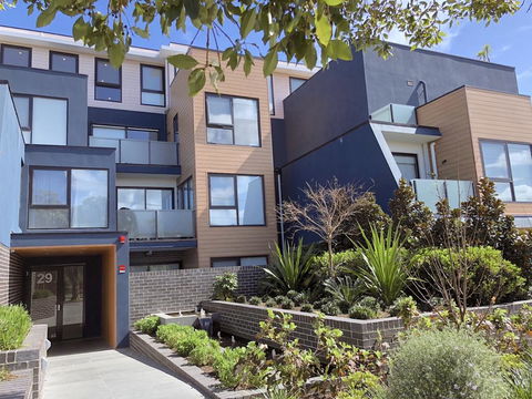 Pride Bentleigh Apartment With Private Garden - Perth Resorts 3