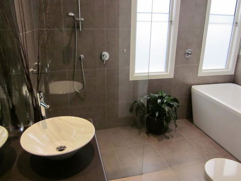 Private Double Room - Perth Resorts 3