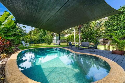 Private Pool, Big Backyard, Aircon - Paradise! - Perth Resorts 0