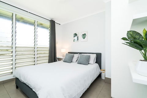 Private Pool, Big Backyard, Aircon - Paradise! - Perth Resorts 3