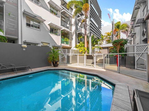 Private Room In The Valley - Accommodation Perth 0