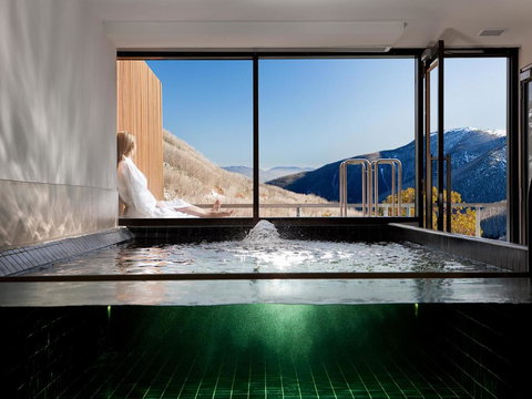 QT Falls Creek - Accommodation Perth 2