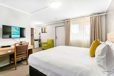 Quality Inn Sunshine Haberfield - Accommodation Perth 0