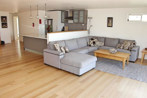 Quarterdeck Apartment - Accommodation Perth 1