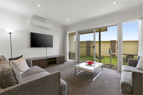 Quest Sanctuary Lakes - Accommodation Perth 1