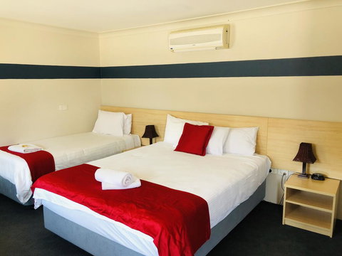 Red Cedar Motel - Accommodation Perth 0