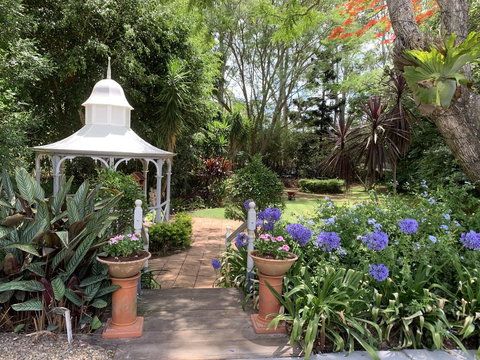 REED HOUSE At Maleny-The White Pavilion - Perth Resorts 1