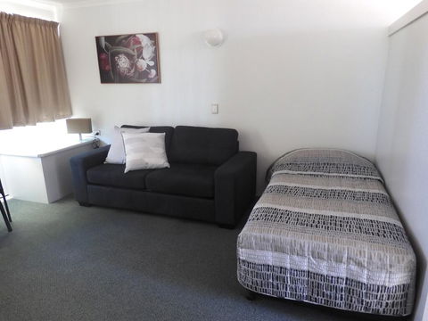 Reef Adventureland Motor Inn - Perth Resorts 3