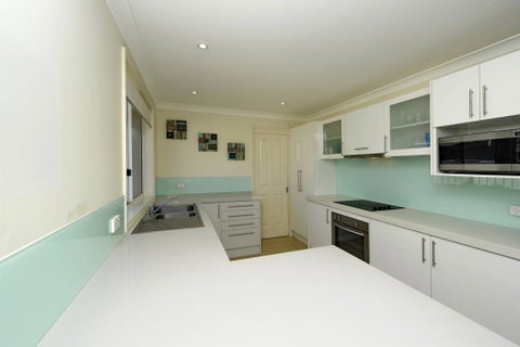 Reef Close, 1/2 - Accommodation Perth 0